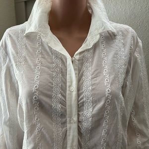 Delicate Embroidered Ann Taylor off white cotton top. Ties on both sleeves